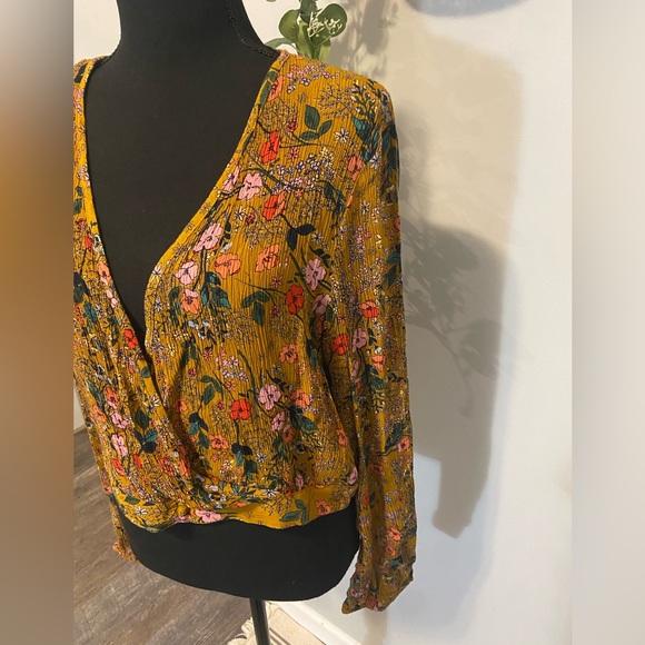 Adorable BoHo Blouse - Picture 5 of 5